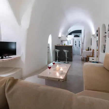 Christina's Cave House *