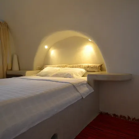 Christina's Cave House Fira (Santorini)